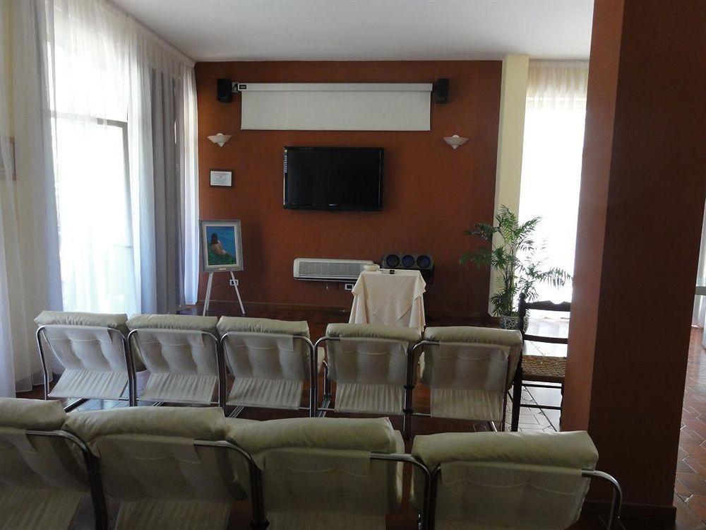 Hotel Gabrini Марина-ді-Масса Екстер'єр фото