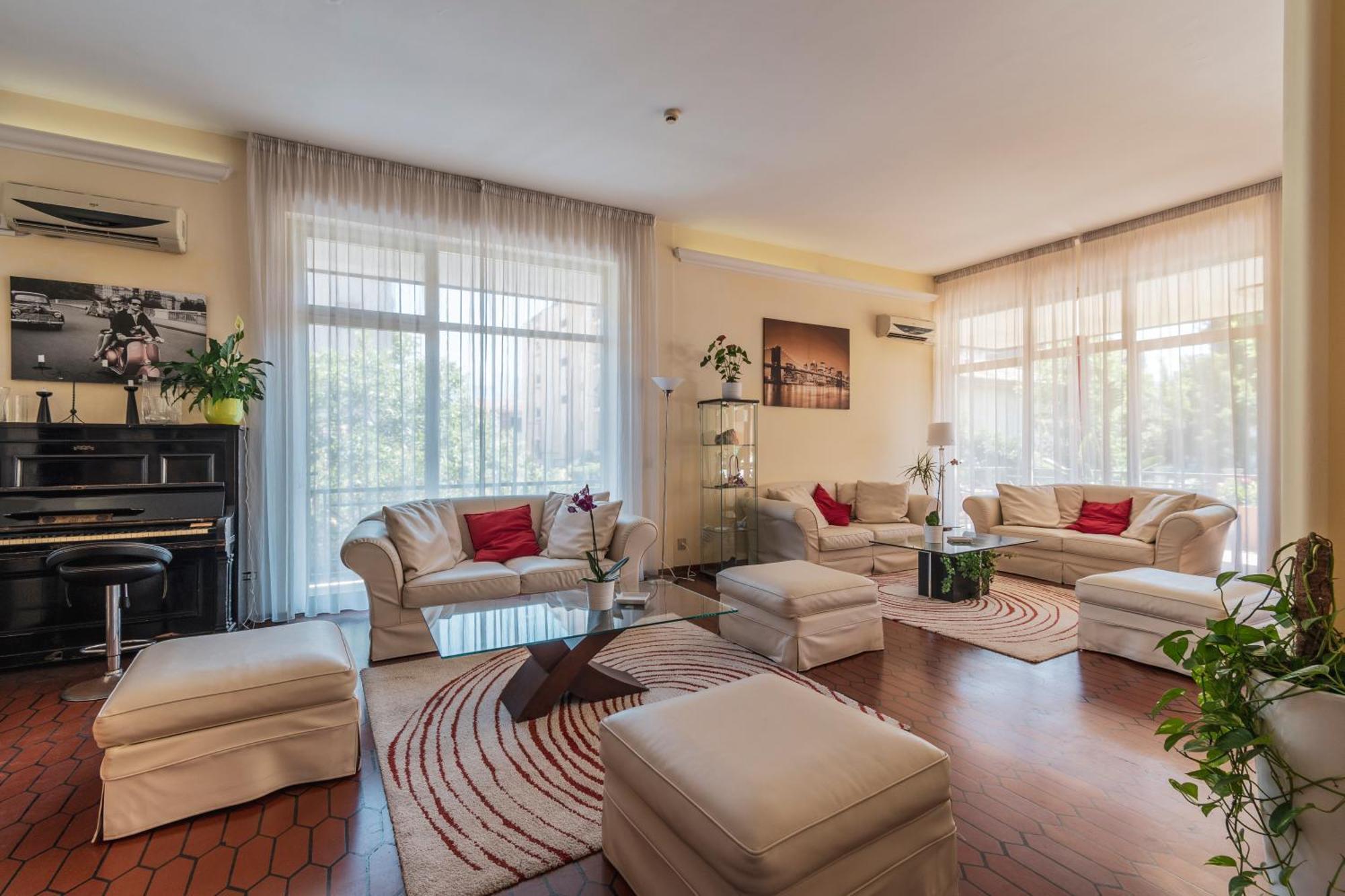 Hotel Gabrini Марина-ді-Масса Екстер'єр фото