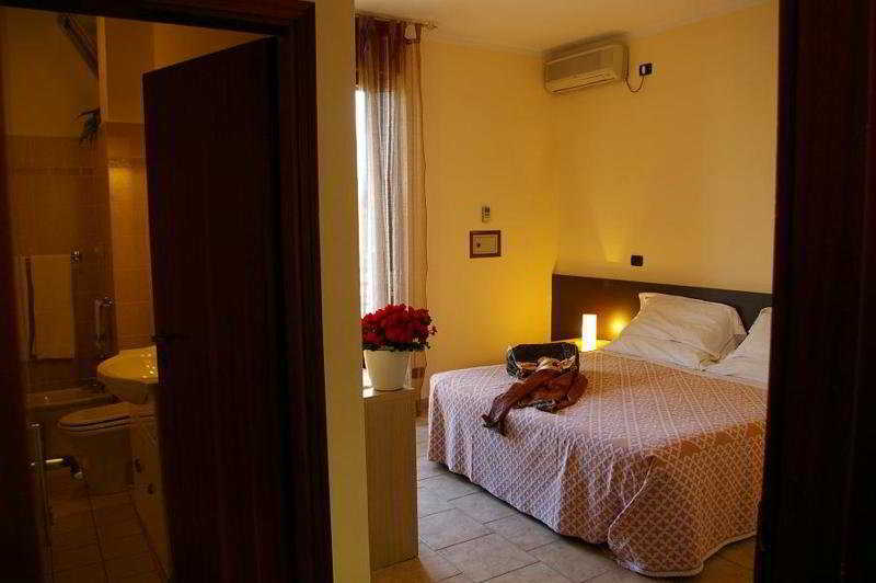 Hotel Gabrini Марина-ді-Масса Екстер'єр фото